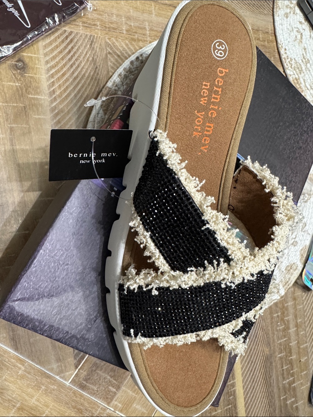 Bernie Mev Vegan peta Approved Black & cream Embellished Slide Sandal size 39 -8